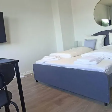 Apartment Geraumige Und Zentrale 2-zimmer-wohnung *