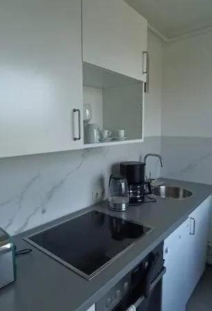 Geraumige Und Zentrale 2-zimmer-wohnung Apartment *