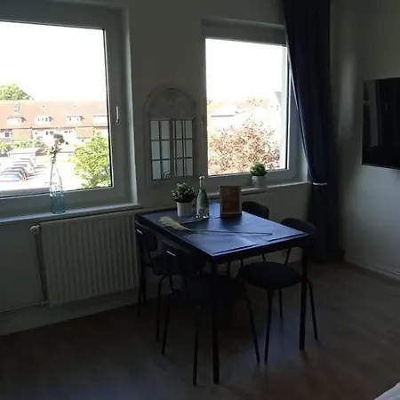 Geraumige Und Zentrale 2-zimmer-wohnung Apartment Neustadt in Holstein