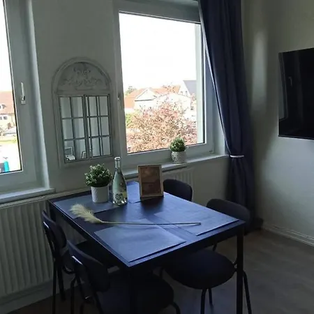 Geraumige Und Zentrale 2-zimmer-wohnung Apartment